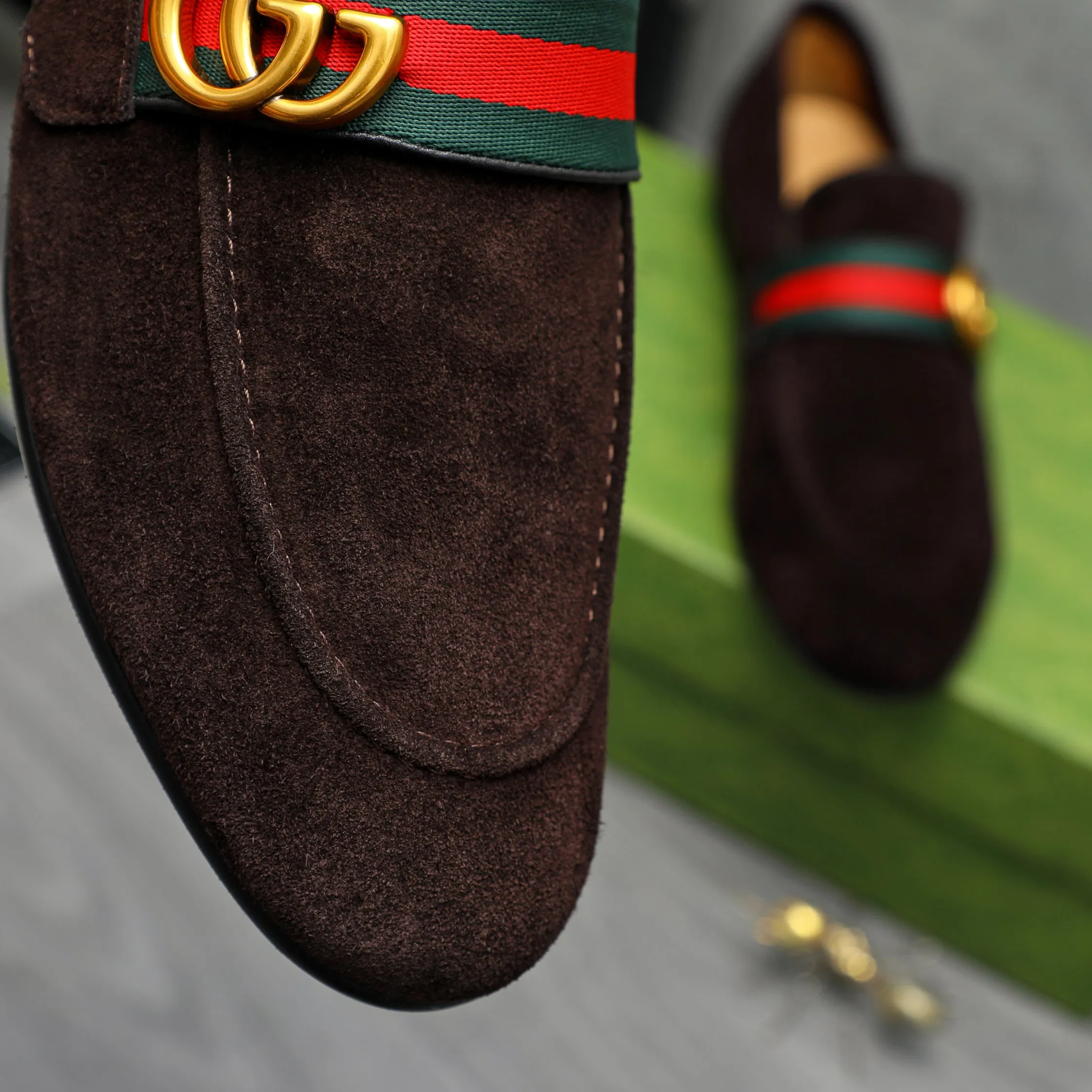 Men's shoes 💰p400 Product trademark: GUCCI "Gucci" business casual leather shoes Regular size: 38-46 (38.45.46 is custom-made and non-returnable) Product material: Selected suede cowhide with webbing upper, cowhide lining, original rubber outsole